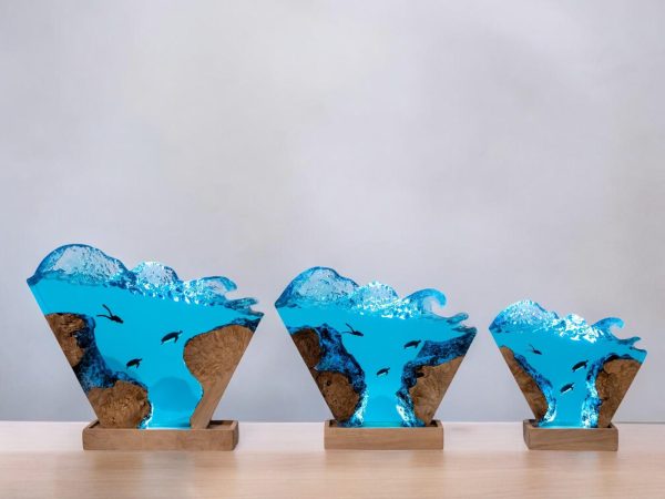 Custom Handmade Ocean Wave Resin Lamp – Diver & Sea Turtle Epoxy Art with Wood Base