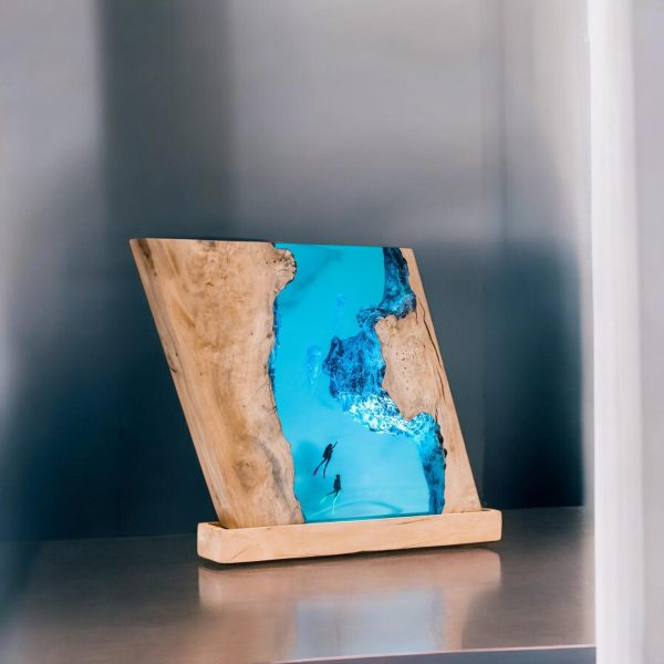 Personalize Handmade Ocean Wave Resin Lamp – Diver & Jellyfish Epoxy Art with Wood Base Night Lamp | Gift for Mom